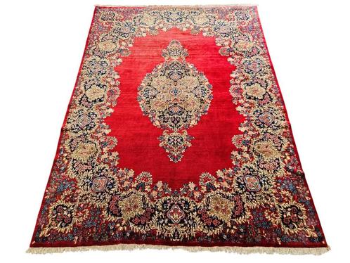Handmade Persian wool Kirman carpet medallion red 280x383cm, Huis en Inrichting, Stoffering | Tapijten en Kleden, Zo goed als nieuw