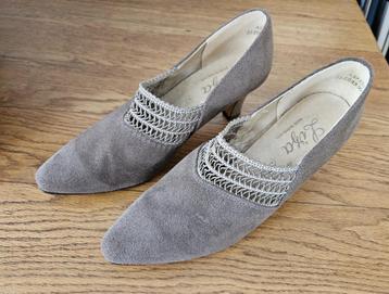Pumps schoenen van Liza – maat 40 – taupe/ beige / bruin beschikbaar voor biedingen