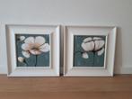 2 schilderijen met bloemen wit en turquoise, Minder dan 50 cm, Ophalen of Verzenden, Zo goed als nieuw, Schilderij