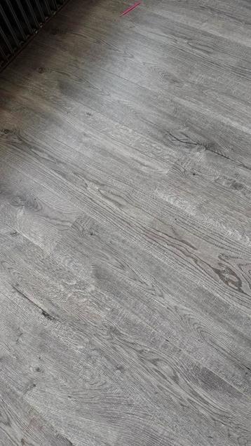 Laminaat vloer +- 80 m2