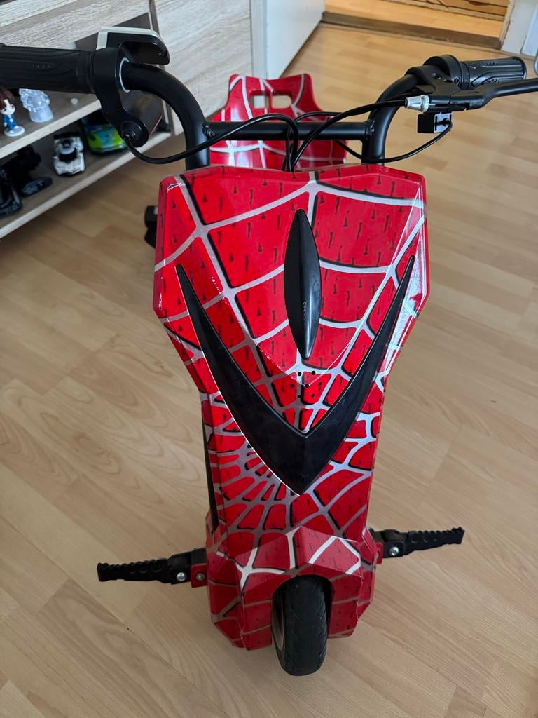 Elektrische Driewieler - Spiderman Design, Kinderen en Baby's, Speelgoed | Buiten | Skelters, Gebruikt, Overige merken, Motor