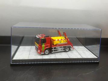 Stolp vitrine met diorama bakwagen (27cm) beschikbaar voor biedingen