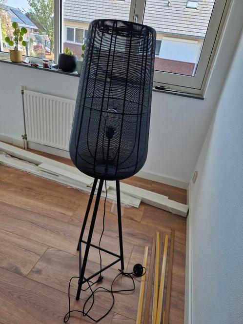 Stijlvolle Trendhopper Anna vloerlamp – als nieuw!, Huis en Inrichting, Lampen | Vloerlampen, Zo goed als nieuw, 150 tot 200 cm