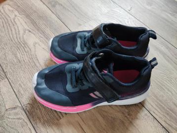 Panther Gym Schoenen - Maat 33 beschikbaar voor biedingen