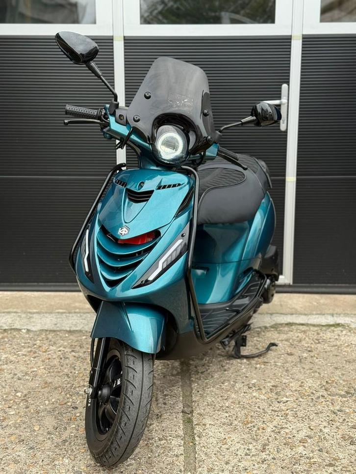 Piaggio Zip 2021 Brom Petrol Metallic TurboKit Full Option, Fietsen en Brommers, Scooters | Piaggio, Zo goed als nieuw, Zip, Maximaal 45 km/u