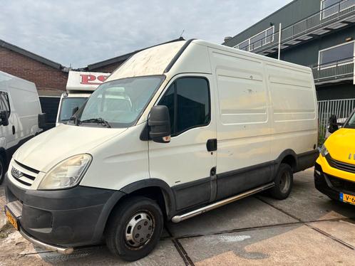 Iveco Daily 35C15 3.0 TD L2H2 Dubbel lucht Export Handel 3,5, Auto's, Bestelauto's, Bedrijf, ABS, Bluetooth, Boordcomputer, Centrale vergrendeling