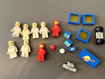 Lego P22 - Partij Classic Space onderdelen en minifigs 8x beschikbaar voor biedingen
