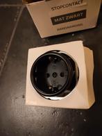 Twee stuks stopcontact met randaarding - De Oude Schakelaar, Doe-het-zelf en Verbouw, Elektra en Kabels, Ophalen of Verzenden