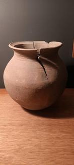 Een "ontplofte"kookpot, Romeinse periode,wellicht O -Europa., Antiek en Kunst, Ophalen of Verzenden