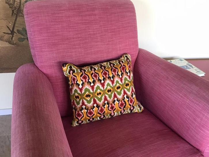 Bont nieuw kussen 42 x 37cm, rechthoekig, € = voedselbank, Huis en Inrichting, Woonaccessoires | Kussens, Nieuw, Overige kleuren
