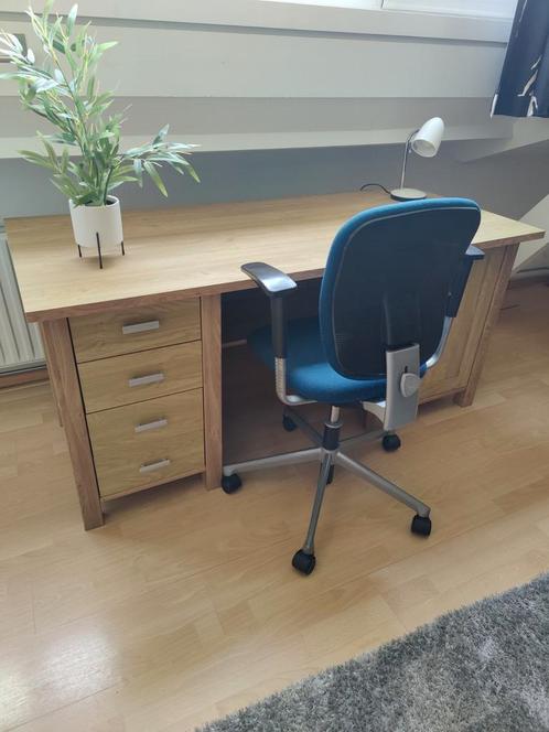 Bureau inclusief bureaustoel, Huis en Inrichting, Bureaus, Gebruikt, In hoogte verstelbaar, Ophalen