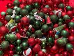 Grote partij rode, groene en witte kerstballen te koop, Diversen, Kerst, Ophalen, Zo goed als nieuw