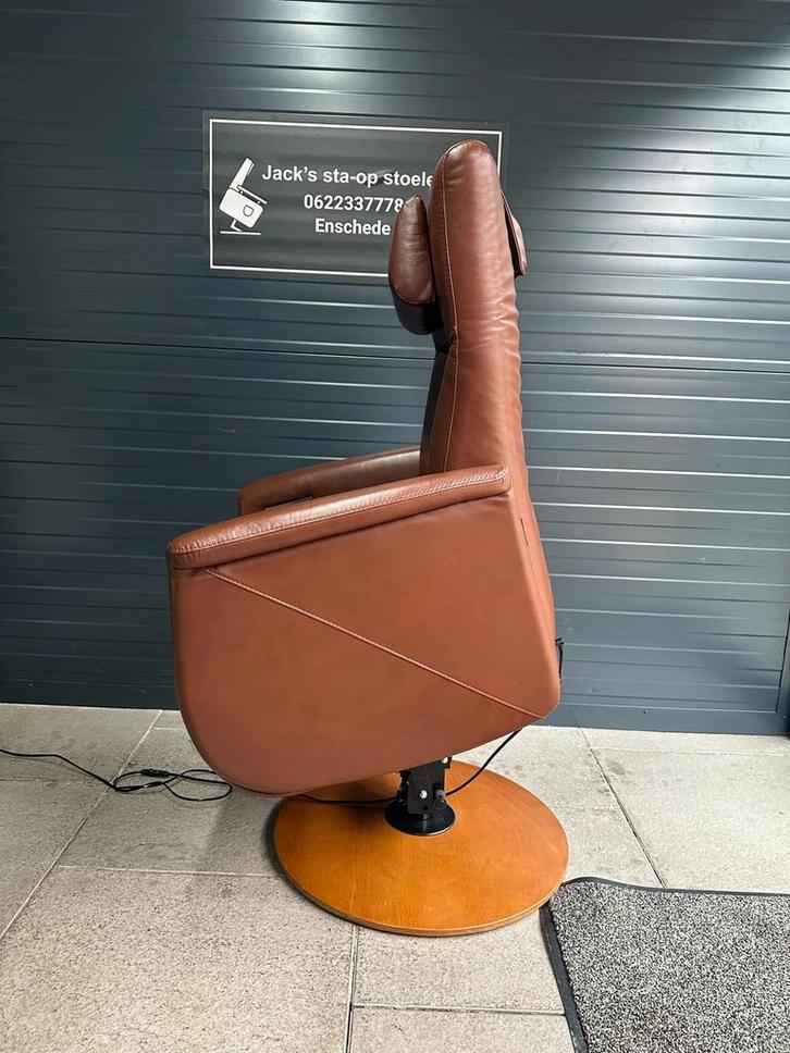 Sta op stoel merk prominent, Huis en Inrichting, Fauteuils, Zo goed als nieuw, Leer, 50 tot 75 cm, Minder dan 75 cm, Ophalen