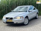 Volvo S60 2.4 Edition II Airco Leder Stoelverwarming Trekhaa, Auto's, Volvo, Voorwielaandrijving, Gebruikt, Zwart, S60