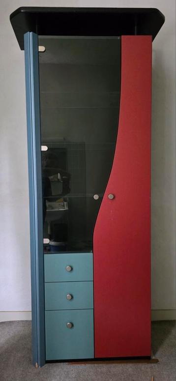 Bijna gratis vitrine kast