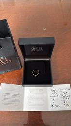 Gouden ring met diamant, Ophalen, Zo goed als nieuw, 17 tot 18, Dame