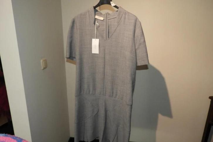 BA&SH muis grijze jurk aparte stiksels rok Nieuw met kaart 3, Kleding | Dames, Jurken, Nieuw, Maat 38/40 (M), Grijs, Verzenden