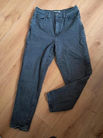 Mooie grijs zwarte jeans van levis high waist taper 29 beschikbaar voor biedingen