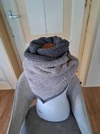 Stolt! driehoeksshawl licht roze/ grijs, Kleding | Dames, Mutsen, Sjaals en Handschoenen, Maat 38/40 (M), Verzenden, Zo goed als nieuw