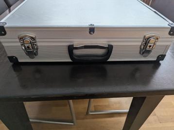 FLIGHT CASE (ALUMINIUMN KOFFER) beschikbaar voor biedingen