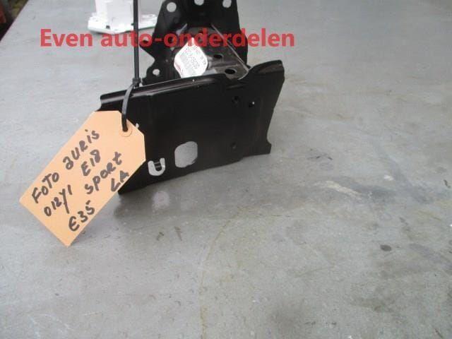 linker achterbumper balk steun toyota auris E 18 touring spo, Auto-onderdelen, Carrosserie en Plaatwerk, Bumper, Toyota, Achter