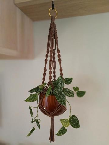 Macramé plantenhanger beschikbaar voor biedingen