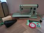 Vintage Husqvarna Naaimachine met Accessoires, Hobby en Vrije tijd, Naaimachines en Toebehoren, Ophalen, Gebruikt, Naaimachine
