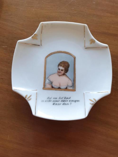 ondeugende afbeelding op porseleinen schaaltjes, rond 1900, Antiek en Kunst, Antiek | Porselein, Ophalen of Verzenden