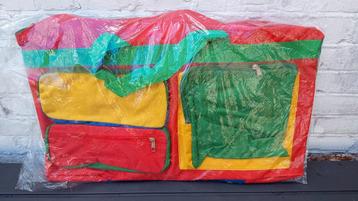 Vintage kleurrijke weekendtas/sporttas nieuw in verpakking beschikbaar voor biedingen