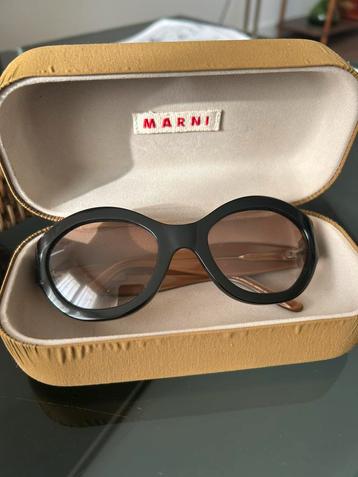 Zonnebril lijkt op Marni beschikbaar voor biedingen