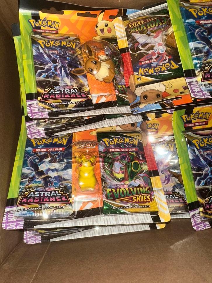 89 x stuk evolving skies blisters (en astral radiance), Hobby en Vrije tijd, Verzamelkaartspellen | Pokémon, Zo goed als nieuw