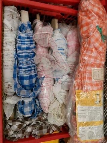 30 kaarten met diverse kleuren kanten randjes.  beschikbaar voor biedingen