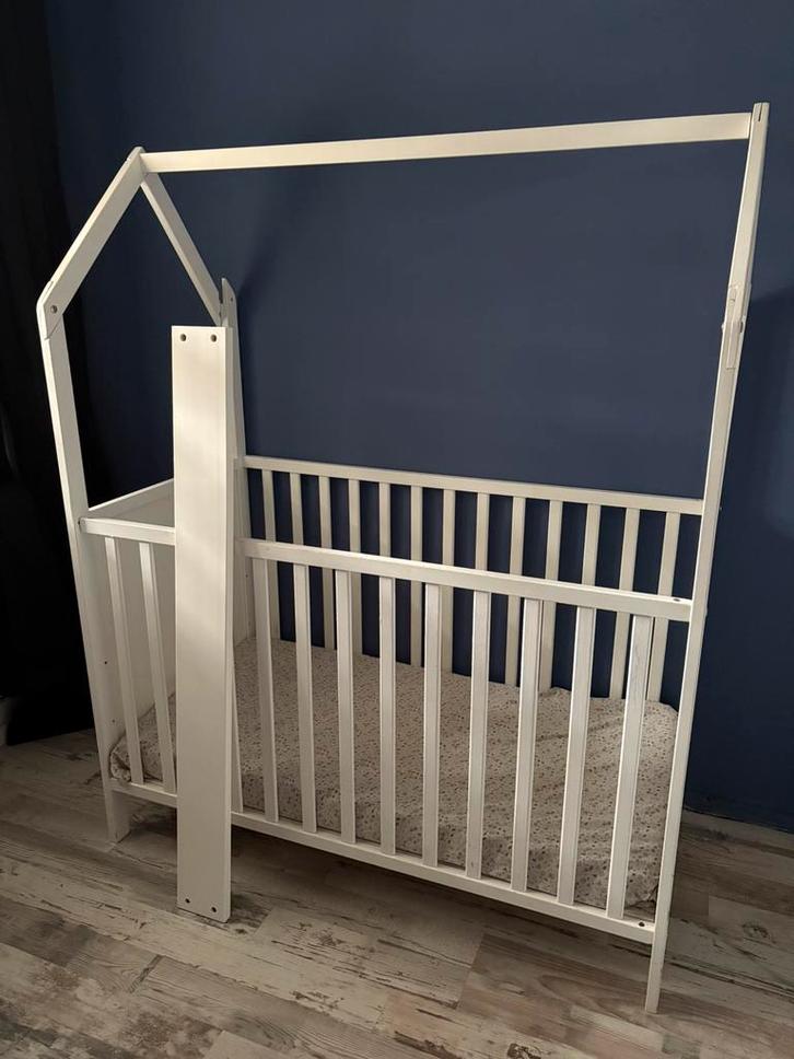 Ledikant (doorgroeibed), Kinderen en Baby's, Babywiegjes en Ledikanten, Zo goed als nieuw, Ledikant, Ophalen