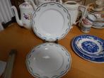 2 platte borden blinde stempel REGOUT serie MARIE, Antiek en Kunst, Antiek | Servies los, Ophalen of Verzenden