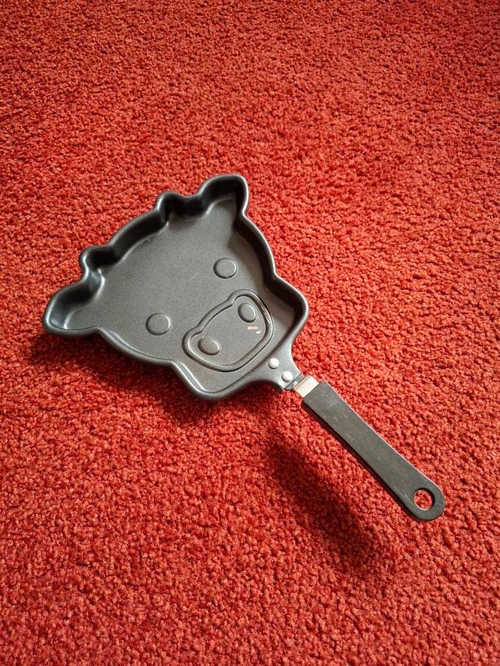 Twee Koekenpannen: Rond & Koe Vorm!, Huis en Inrichting, Keuken | Potten en Pannen, Gebruikt, Koekenpan of Braadpan, Overige materialen