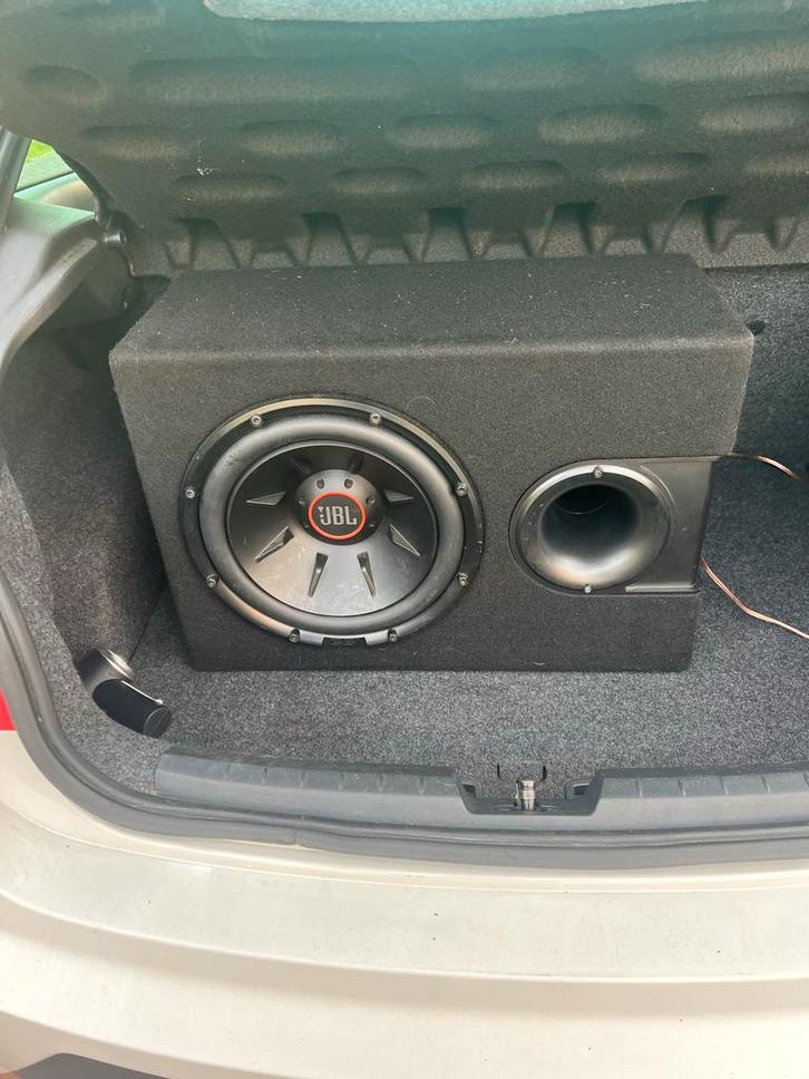 JBL Subwoofer + Versterker & Hoedeplank Speakers, Auto diversen, Autospeakers, Nieuw, Ophalen of Verzenden