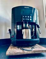 Krups EA815 volautomatisch espressomachine zo goed als nieuw, Ophalen, Afneembaar waterreservoir, Espresso apparaat, Koffiebonen