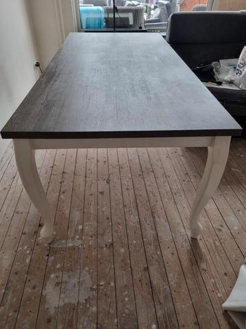 Tafel wit hout met grijs blad. 2.20 x 1.00 x 0.79