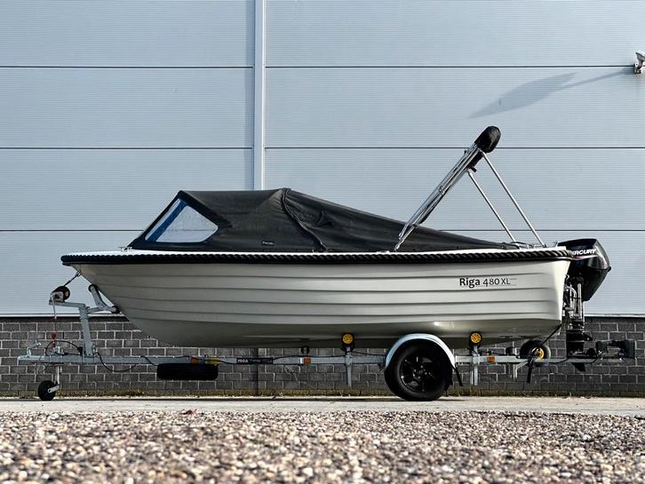 Riga 480 xl lounge 15pk steengrijs met pega trailer, Watersport en Boten, Sloepen, Zo goed als nieuw, 10 tot 30 pk, 3 tot 6 meter