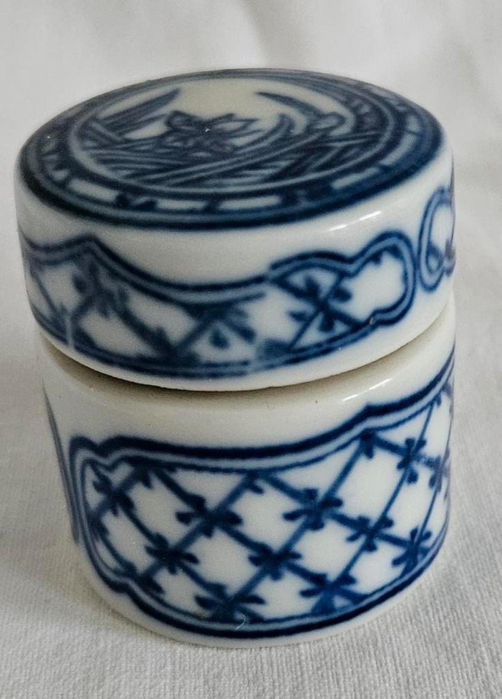Oud Chinees Porseleinen Kruidenpotje, Antiek en Kunst, Antiek | Keramiek en Aardewerk, Ophalen of Verzenden