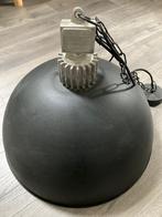 Industriële hanglamp zwart metaal - mag weg ivm verhuizing, Huis en Inrichting, Lampen | Hanglampen, Ophalen, Zo goed als nieuw