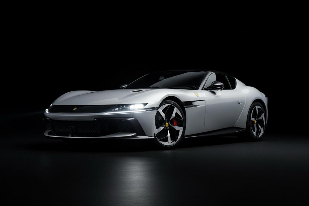 Ferrari 12Cilindri V12 l Carbon l Lift l Carbon Racing seats, Auto's, Automaat, Gebruikt, 12 cilinders, Origineel Nederlands