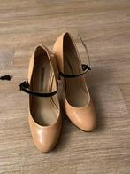 Hakken  schoenen, Ophalen of Verzenden, Zo goed als nieuw, Beige, Pumps