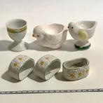 Vintage wit Eierdopjes en 3 porseleinen Servetringen