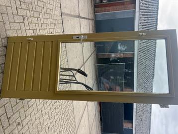 Te Koop achterdeur beschikbaar voor biedingen