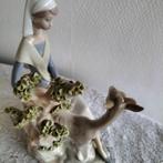 Lladro Porseleinen Beeldje - Meisje met Hert, Antiek en Kunst, Ophalen of Verzenden