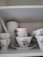 Compleet Servies met Roos Design, Huis en Inrichting, Keuken | Servies, Ophalen, Gebruikt, Overige stijlen, Porselein