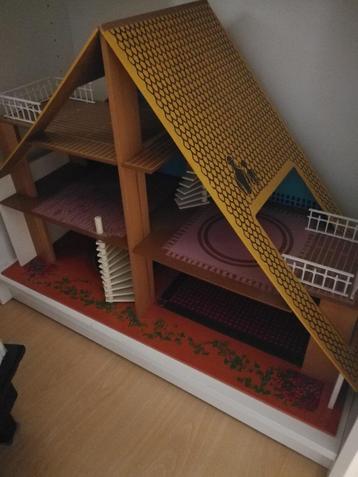 Vintage Okwa poppenhuis  beschikbaar voor biedingen