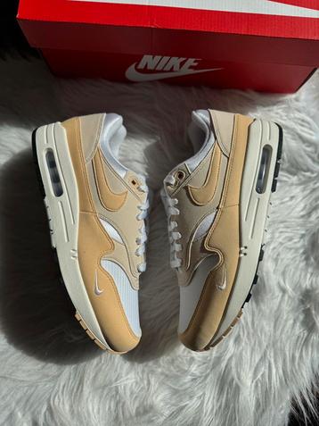 Nike Air Max 1 beige geel wit mini swoosh maat 43 wmns  beschikbaar voor biedingen