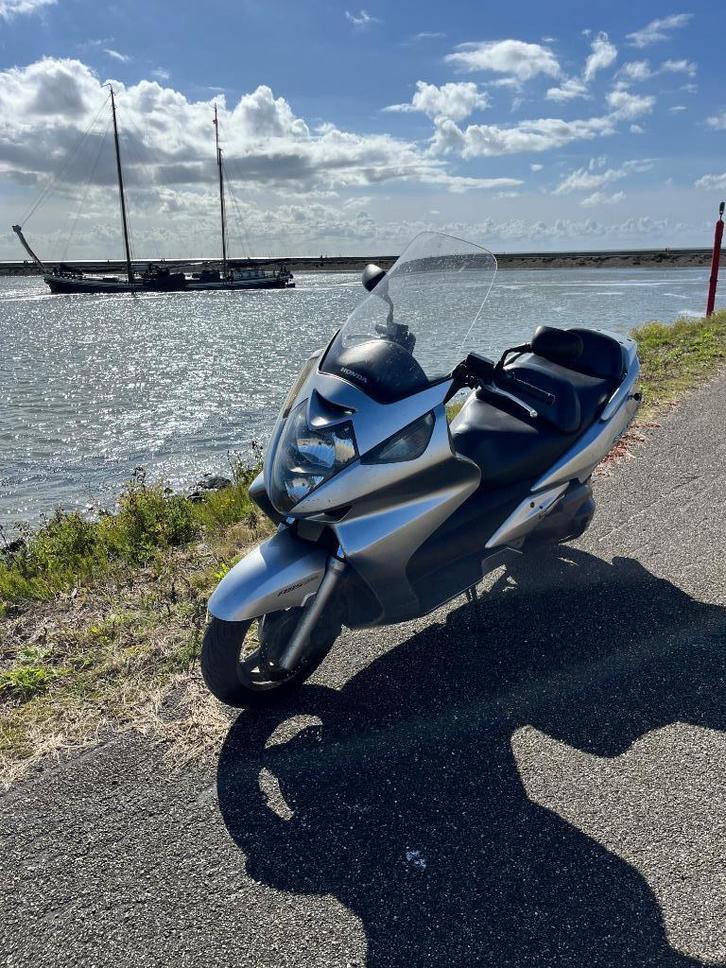 Honda FJS 600 Silverwing, Motoren, Motoren | Honda, Particulier, Scooter, meer dan 35 kW, 2 cilinders, Motorrijbewijs A, ABS, Ophalen